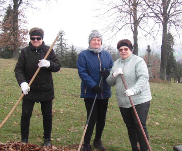 Brigáda - úprava okolia kostola a cintorína , foto 3 z 26